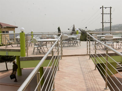 אקרה Crown Liberty Hotel מראה חיצוני תמונה